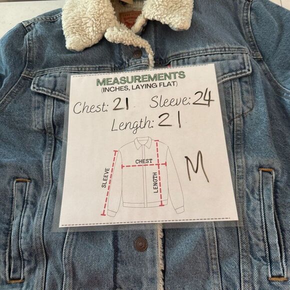 Levi's NWT SzM Slim Fit Divided Blue Original Sherpa Trucker Denim Jean Jacket - Picture 3 of 12